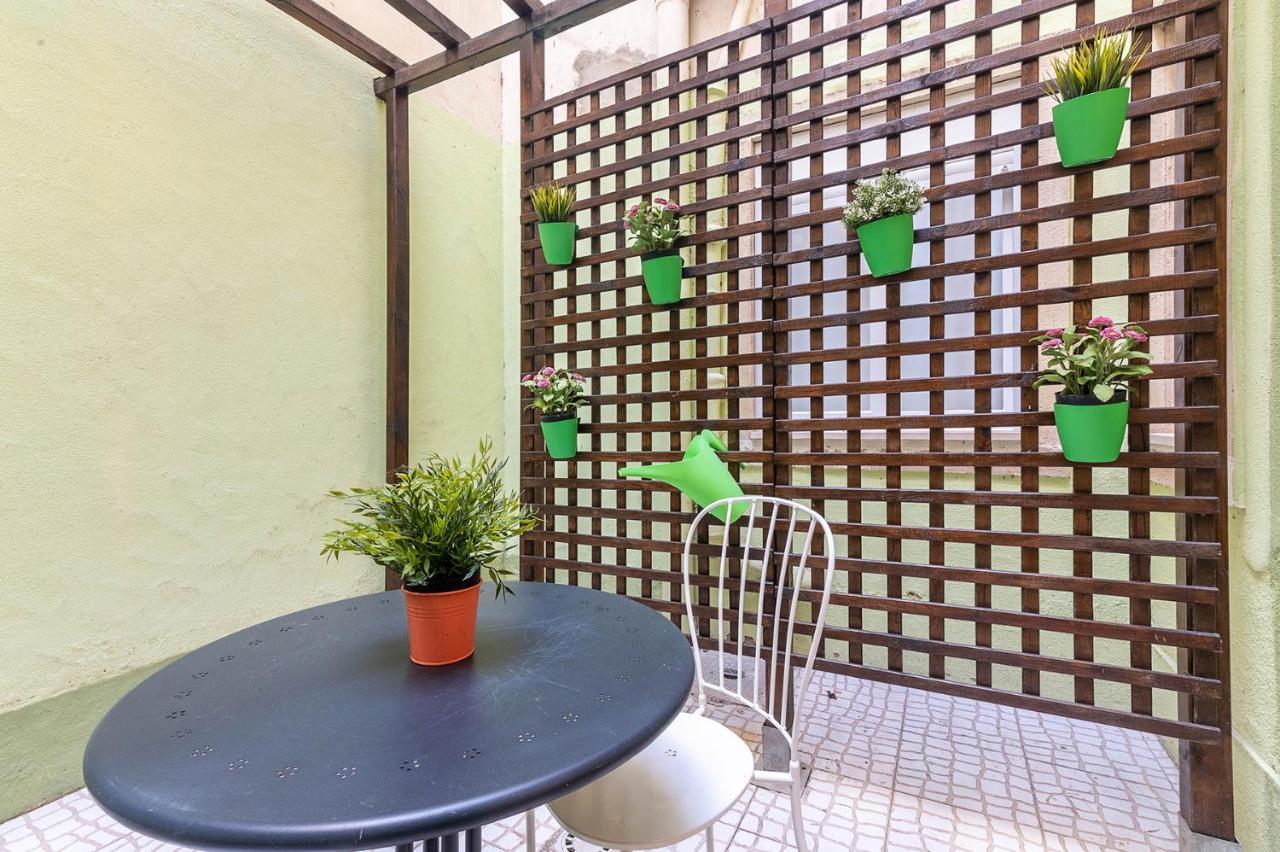 Alm- Spacious. Sunny. Patio. Quiet Area. Fast Wifi Lisboa Eksteriør bilde