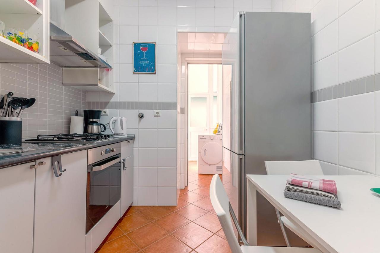 Alm- Spacious. Sunny. Patio. Quiet Area. Fast Wifi Lisboa Eksteriør bilde